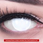 Das Produktfoto zeigt unsere Crazy weisse Farbige Kontaktlinse Blind White in einem echten Auge