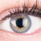 Das Produktfoto zeigt unsere Farbige Blaue Kontaktlinse Rose Blue in einem echten Auge